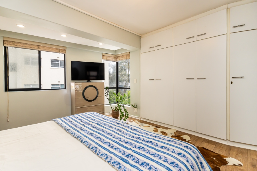 To Let 2 Bedroom Property for Rent in Sea Point Western Cape